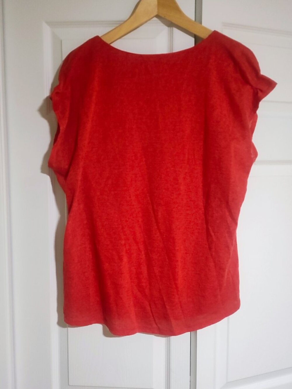 Two large tops - Picture 5 of 8